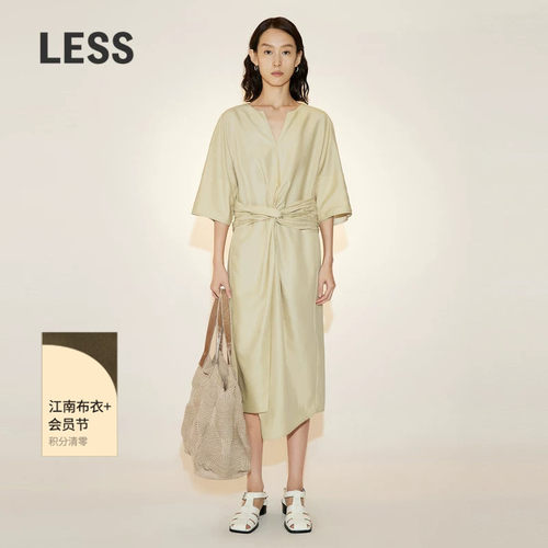 腰部缠裹，将视觉重心上移提高腰线