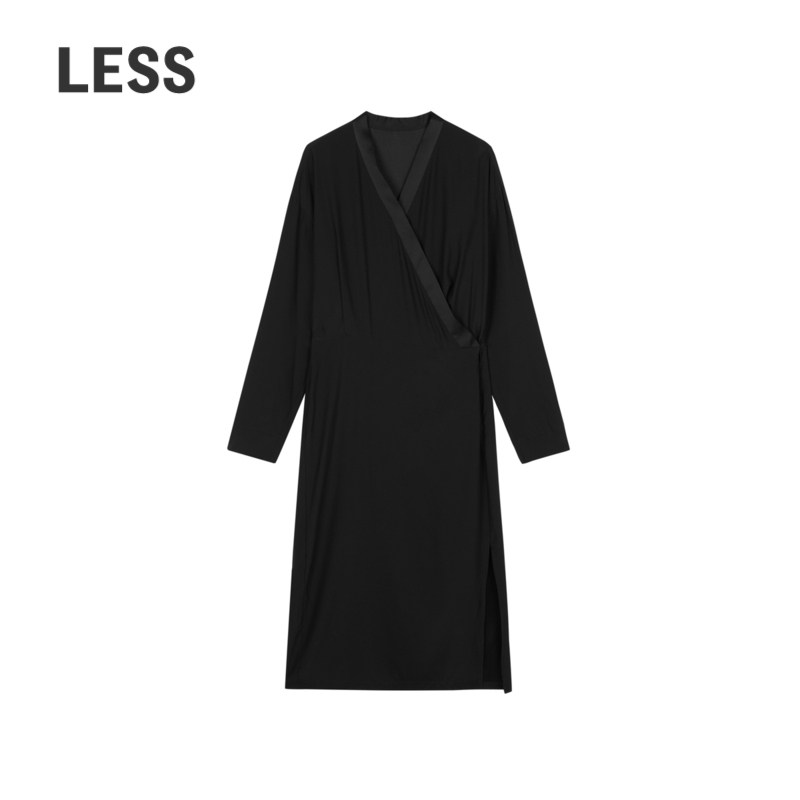 LESS秋桑蚕真丝休闲简约时尚长裙设计感长袖V领连衣裙女2O8G