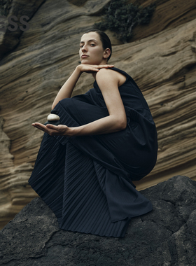 【精工系列】春季绵羊毛裙子女不对称压褶连衣裙2N3G13600