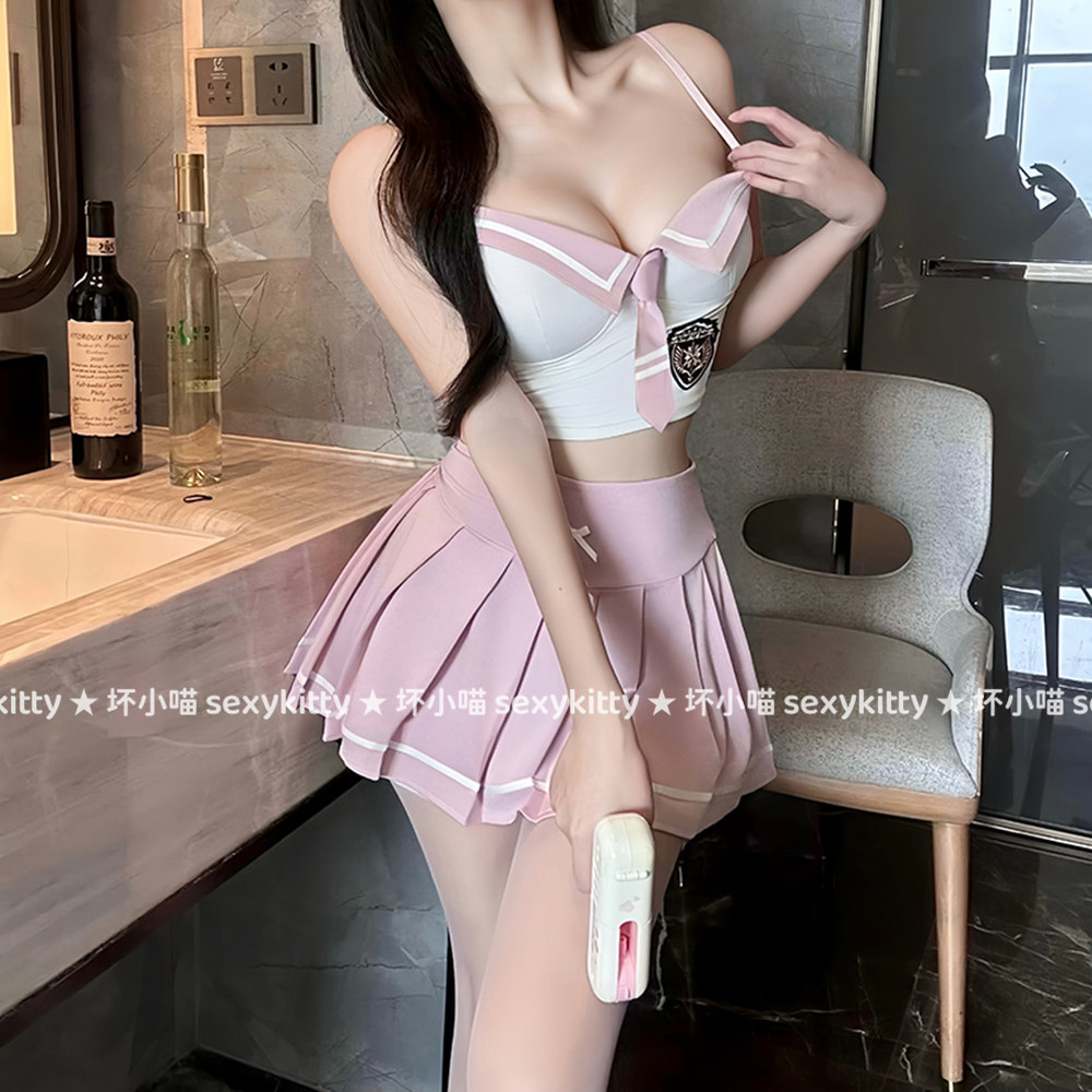 甜美学院风制服显胸学生装