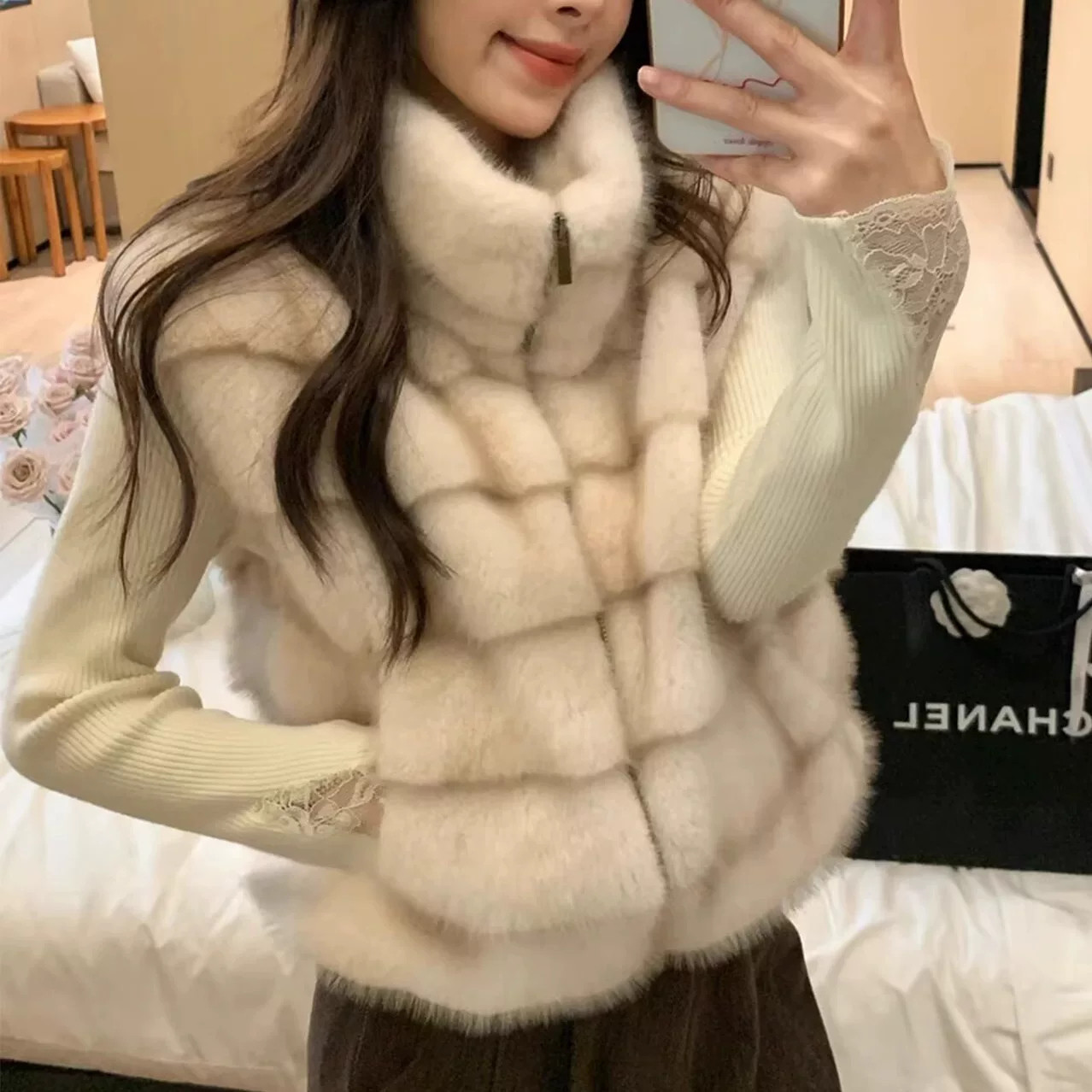 轻奢小众设计感环保水貂毛毛马甲女坎肩立领冬季新款皮草无袖外套