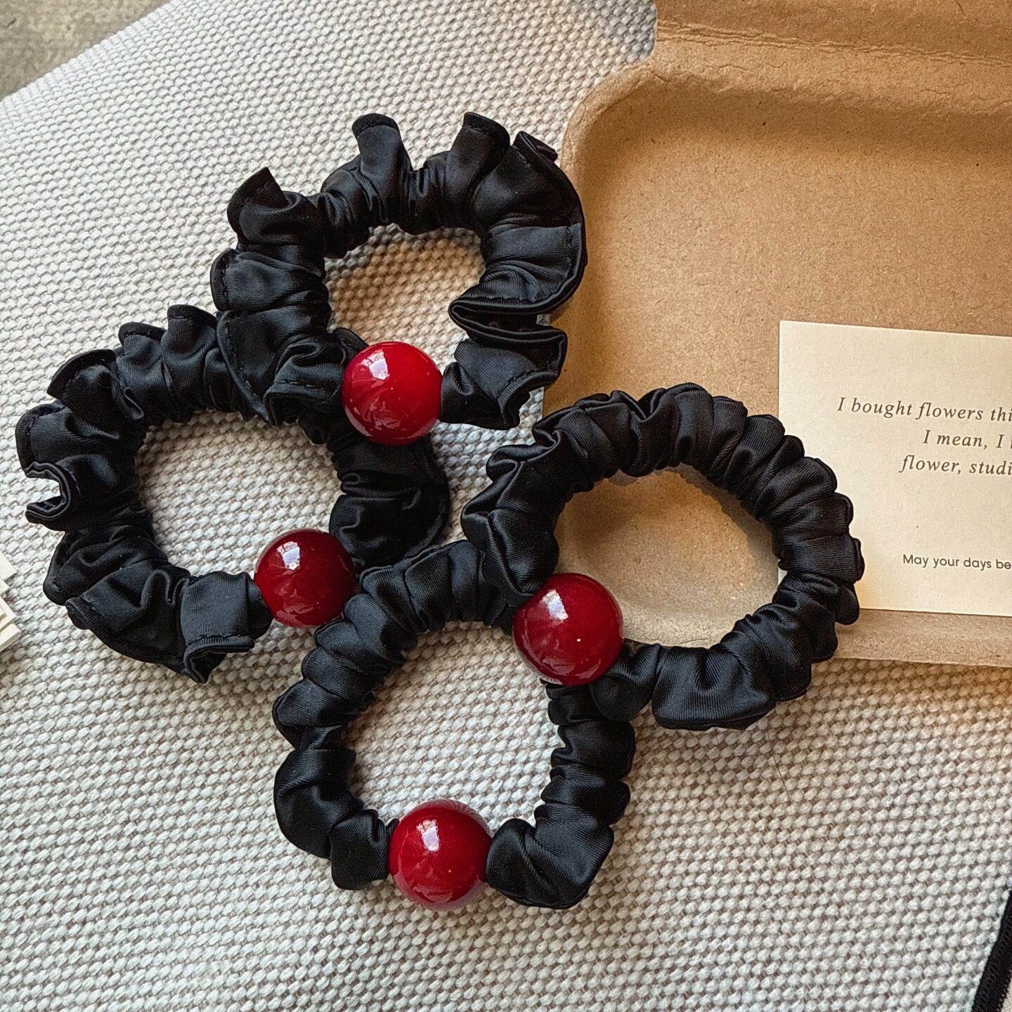 渐变红珠子高弹百搭发圈