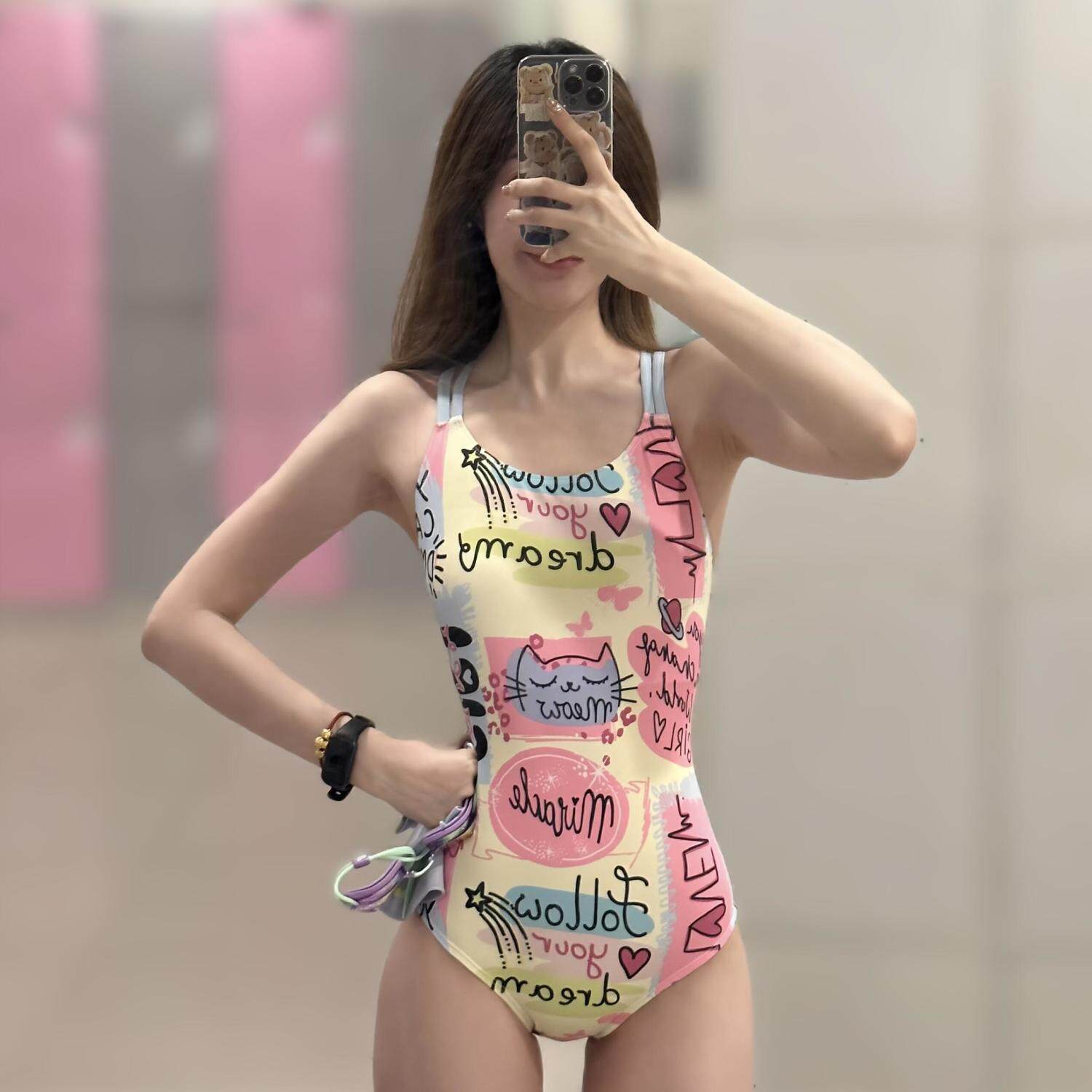 时尚潮流新款小红书博主同款爆款连体三角竞速游泳衣低叉保守微胖