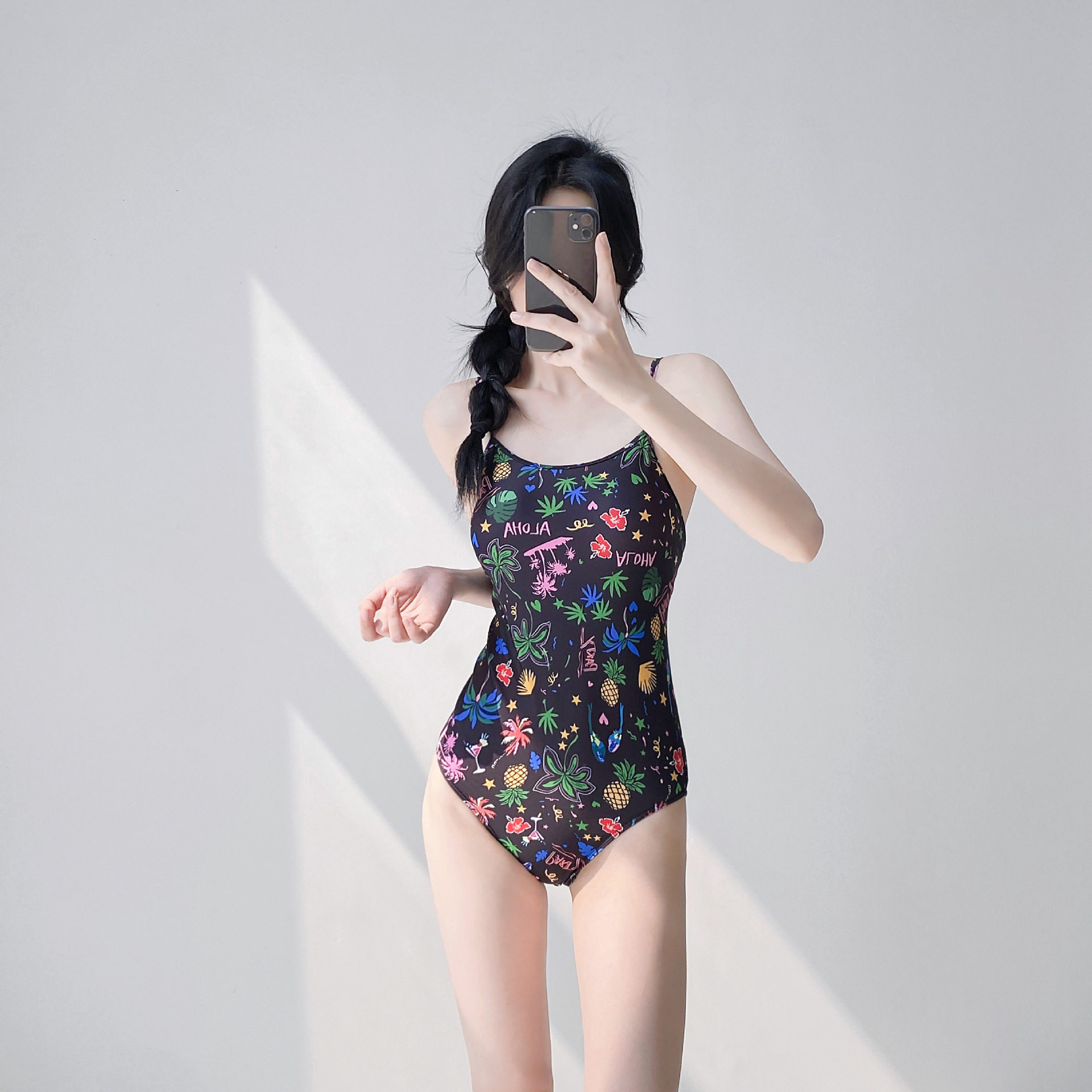 新三角连体泳衣遮肚显瘦碎花露背