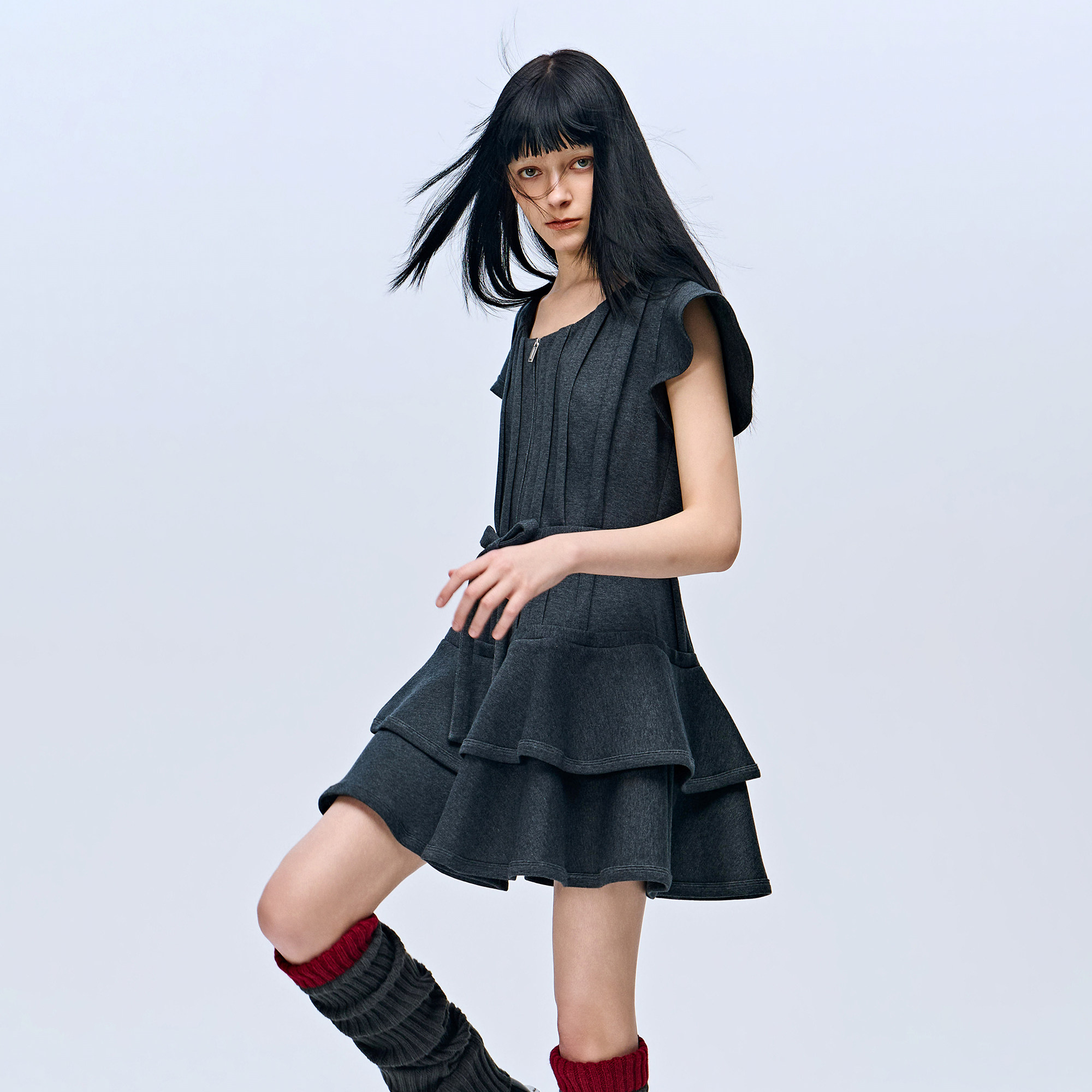 D.MARTINA QUEEN奥感N系列DMNQ夏季新款腰带收腰显瘦深灰色连衣裙