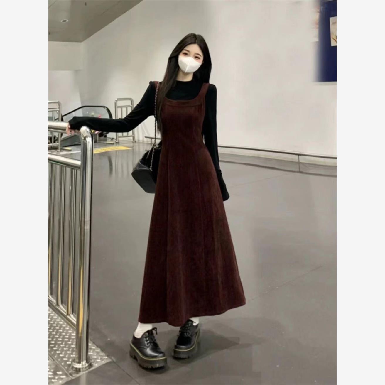 大码微胖mm背带连衣裙女秋季时尚套装高级感显瘦打底衫长袖两件套
