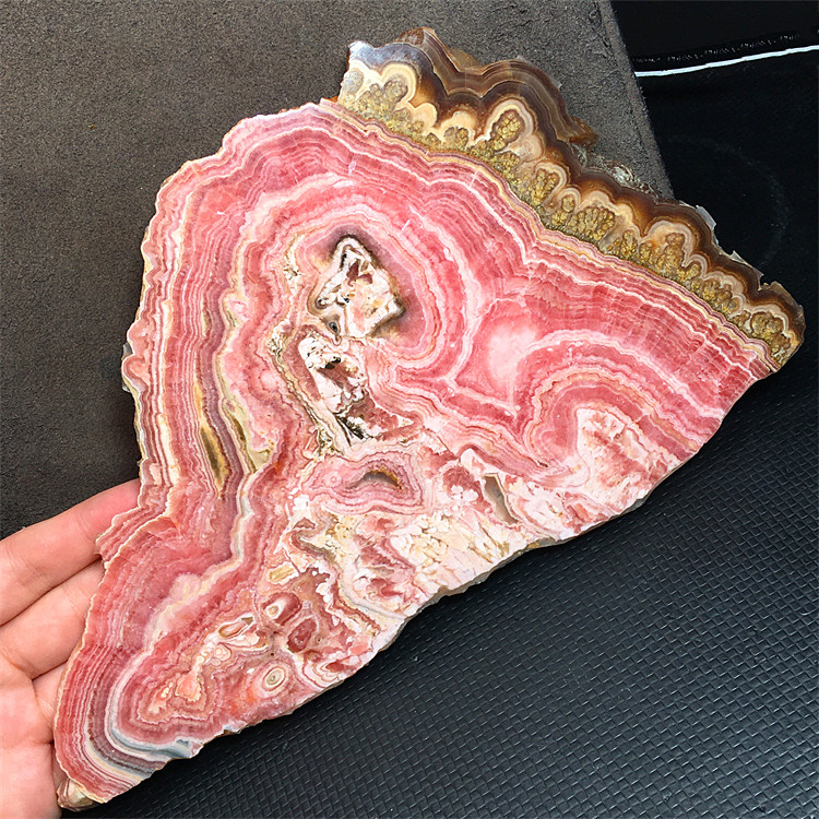 天然红纹石片五花肉纹理家居摆件