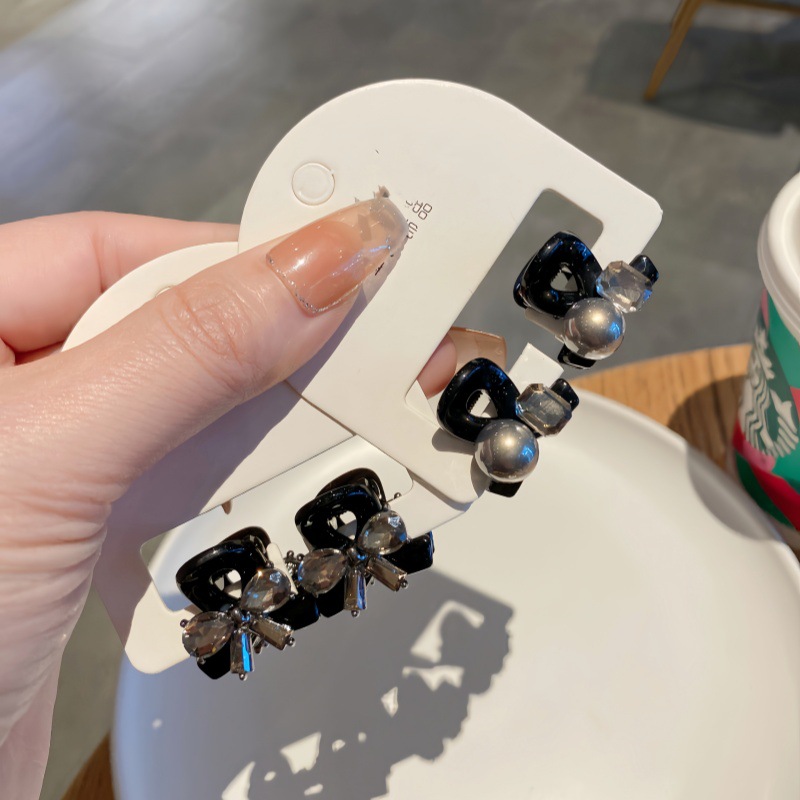 秋冬简约蝴蝶结抓夹大号发夹女2024新款后脑勺鲨鱼夹子头饰高级感