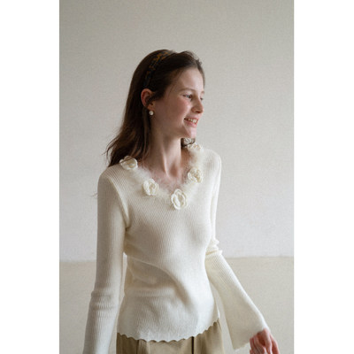 EGGKAV领花朵羽毛喇叭袖