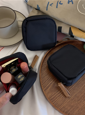 黑色小方包~随身便携装口红耳机小样多用收纳包简约纯色化妆包
