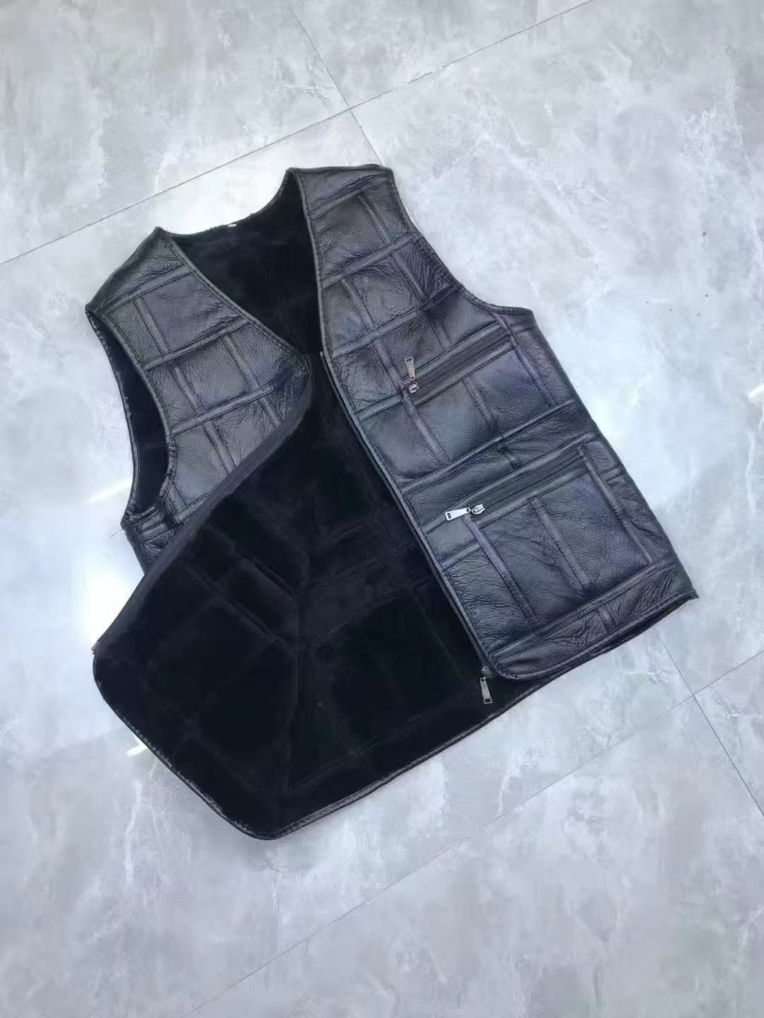 新款v领羊毛马甲皮毛一体马夹加厚保暖中老年拉链无袖背心冬季男