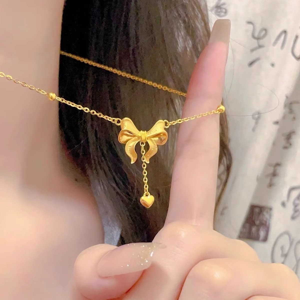 在逃公主项链女蝴蝶结气质网红超逼真黄金钛钢锁骨链