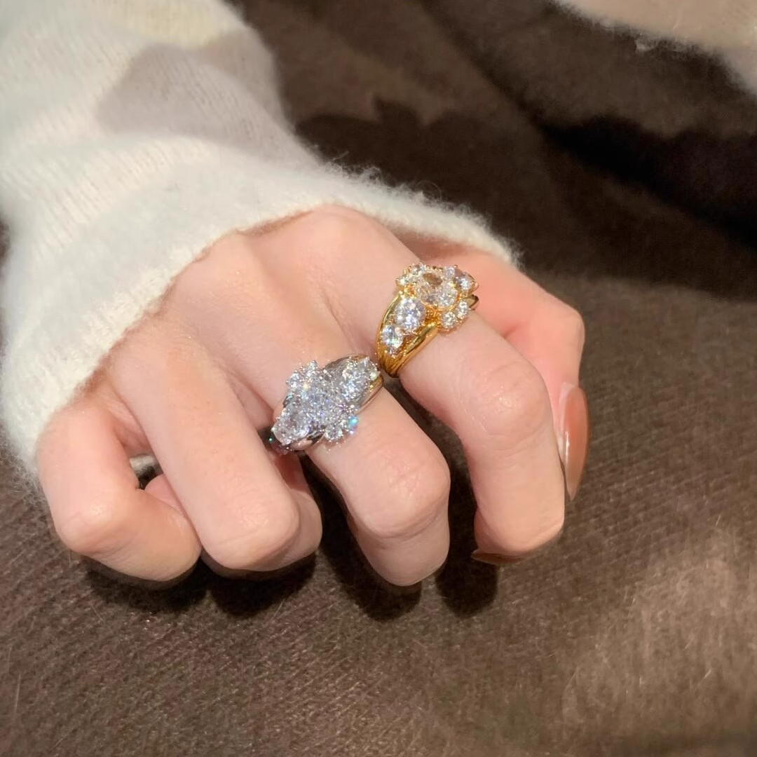 老钱风vintage法式爆闪鸽子蛋戒指时尚轻奢十字架镶钻指环女