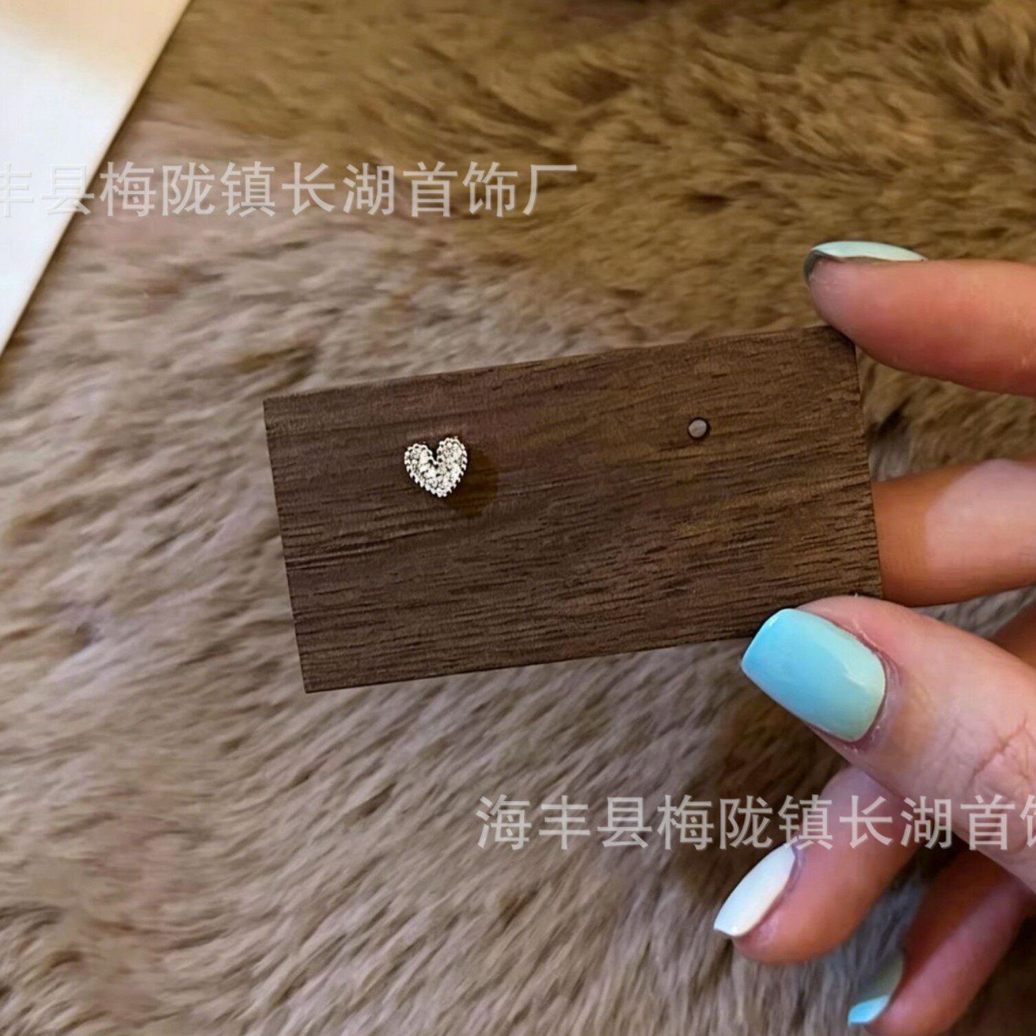 迷你爱心锆石耳钉女温柔显气质日常通勤小巧简约气质大方设计感