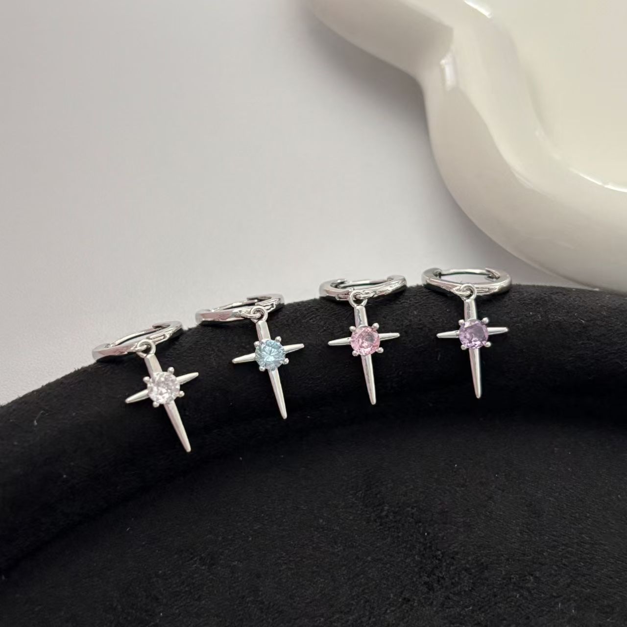 彩色芒星十字架吊坠耳圈女闪钻高级感小众耳扣百搭叠戴耳环耳饰女