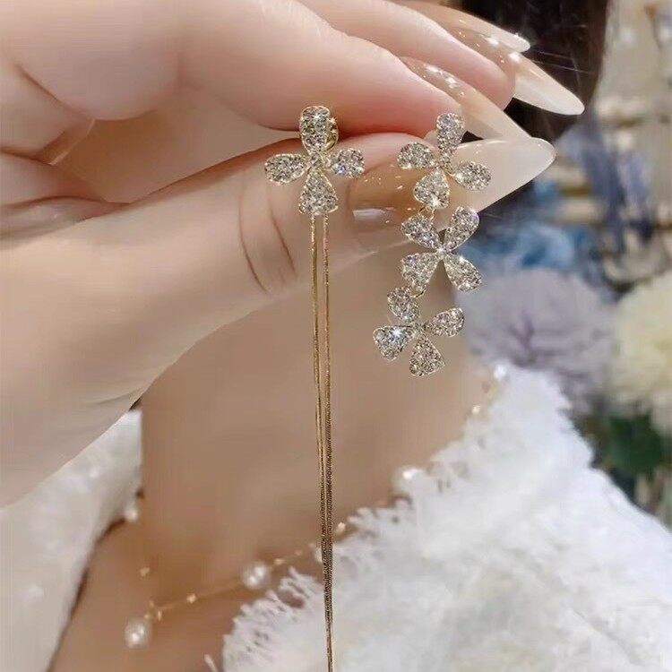 高级感不对称流苏花朵耳环女长款显脸瘦满钻银针新款轻奢超仙耳坠
