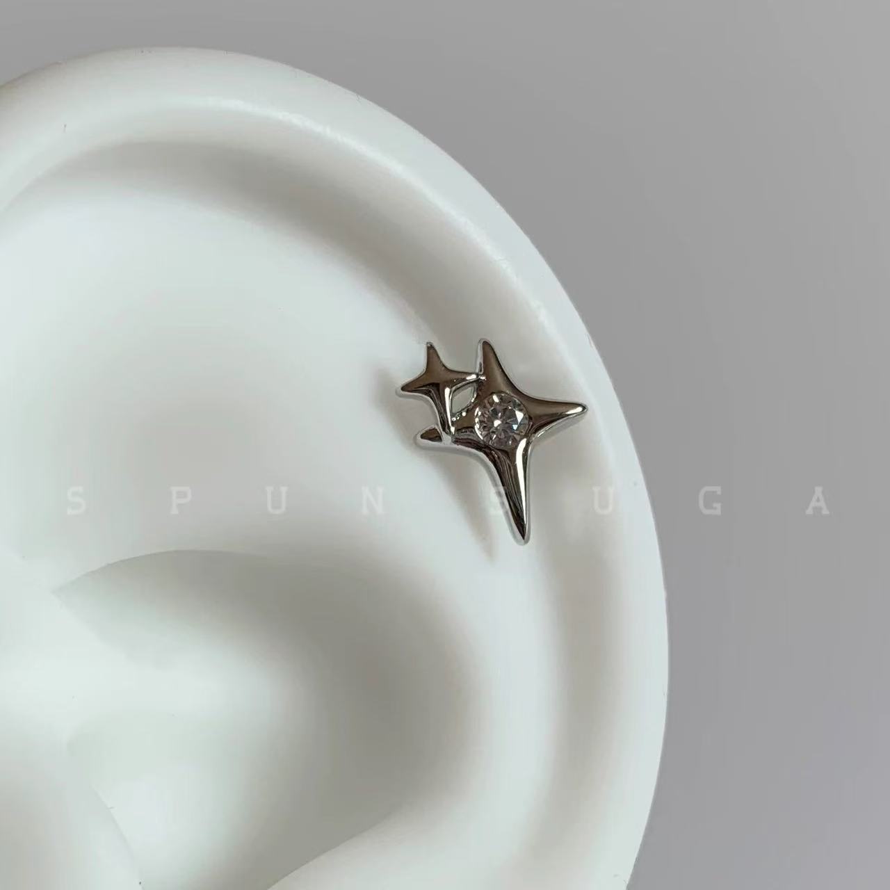 芒星不对称耳钉女小众高级感冷淡风气质百搭星芒甜酷耳饰批发