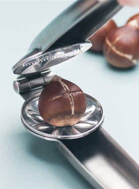 Kitchen Gadget  Nutcracker Premium 2-in-1 Quick Chestnut Cli