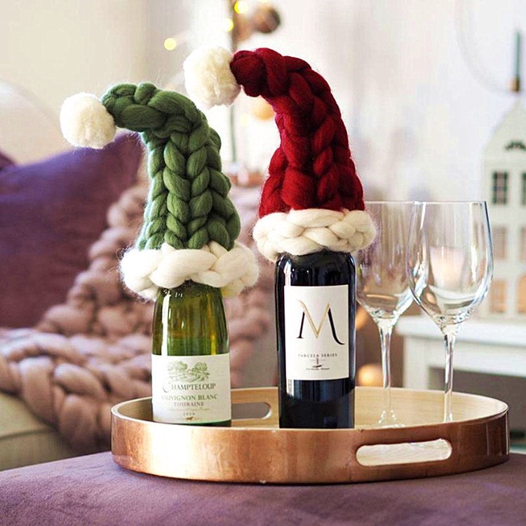 The new 2021 Christmas wine bottle set of hand-woven wool