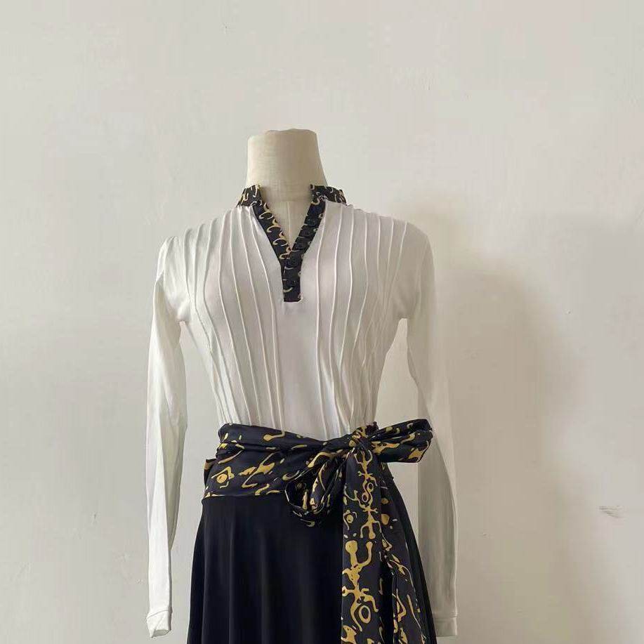 绝美蒙古服饰女古典舞蹈