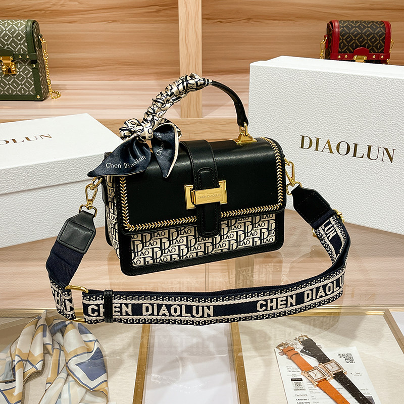 迪奥伦奴diaolun新款轻奢女包浪漫小方包港风复古宽肩斜挎小方包