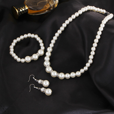 Pearl diamond-encrusted necklace and earrings bracelet set女