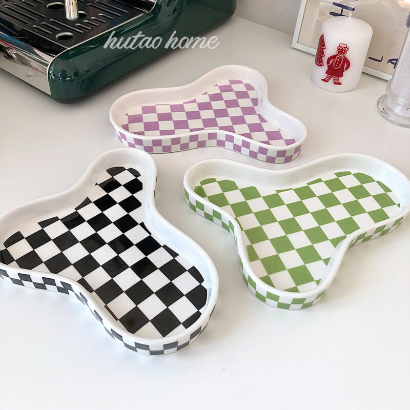 ins风北欧棋盘格不规则陶瓷盘水果盘甜品盘首饰盘拍照道具摆拍
