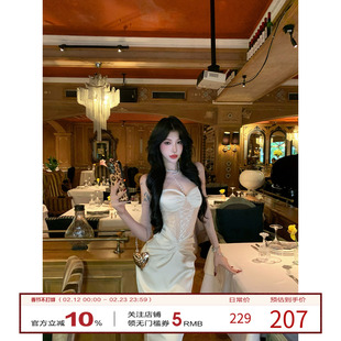 牛了牛了 法式吊带连衣裙女2025冬季蕾丝拼接礼服裙包臀长裙裙子