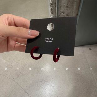 韩国饰品复古气质超显白耳饰耳钉2025秋冬新款酒红色圆圈植绒耳环