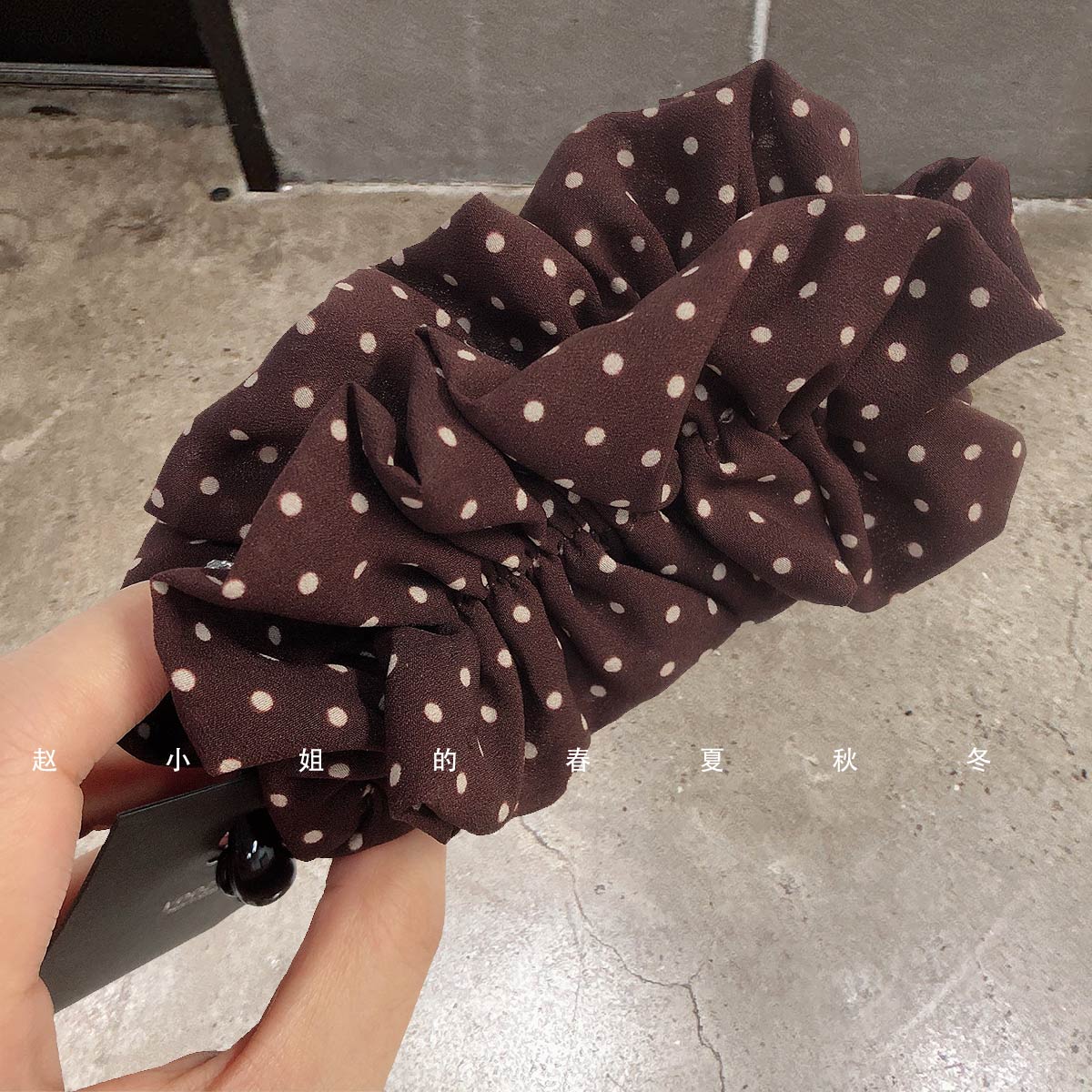 韩系复古红棕波点褶皱布艺抓夹女后脑勺鲨鱼夹温柔氛围感盘发抓夹
