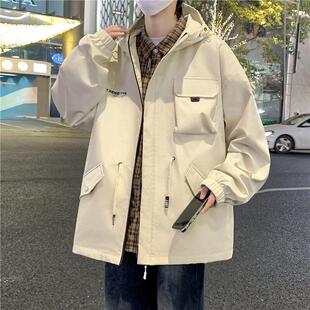 加肥加大外套男款春秋季胖子工装夹克男士连帽宽松特大码冲锋衣男