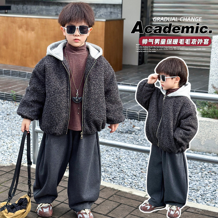 物思服饰&灰色连帽毛毛衣模拍90-150童装童装