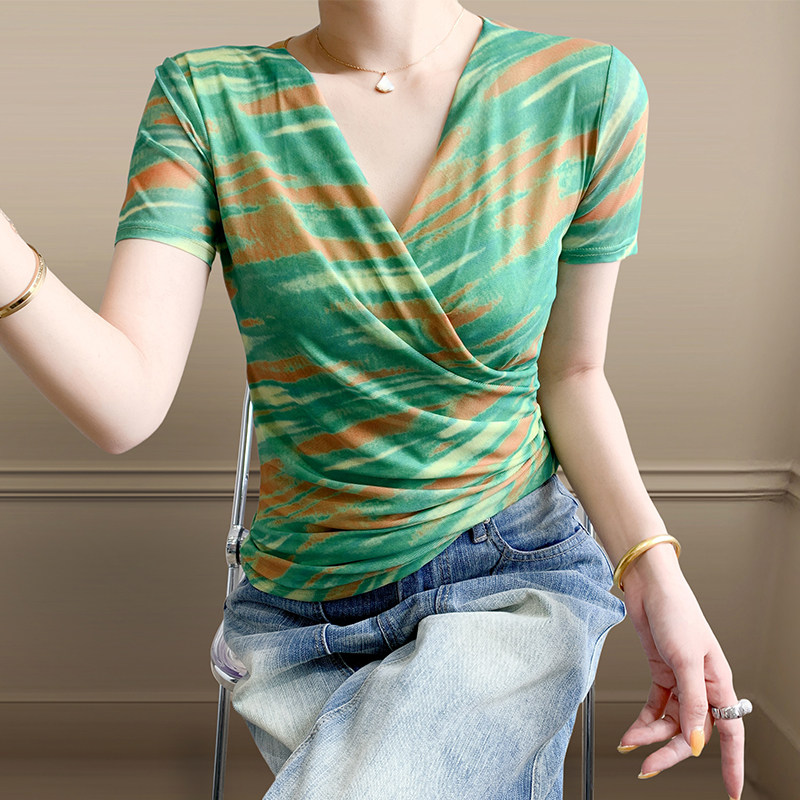 时尚晕染印花T恤女短袖夏装新款性感V领交叉上衣修身褶皱网纱小衫