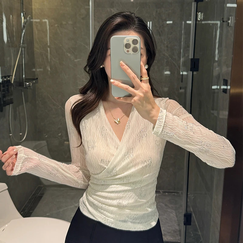 性感V领交叉烫钻网纱打底衫女