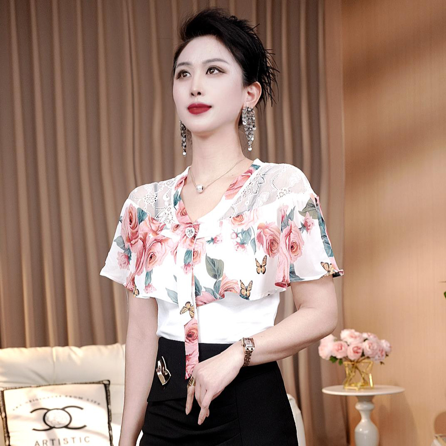 时尚花朵印花上衣女夏季新款性感V领蕾丝拼接荷叶边短袖t恤小衫潮