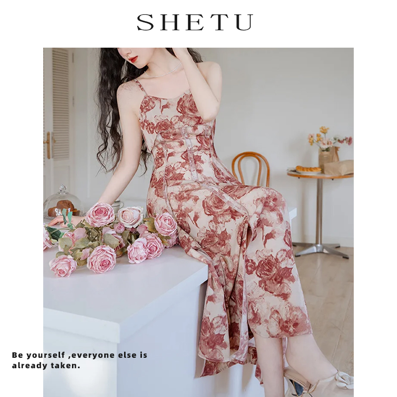 法式旅游度假印花收腰吊带连衣裙