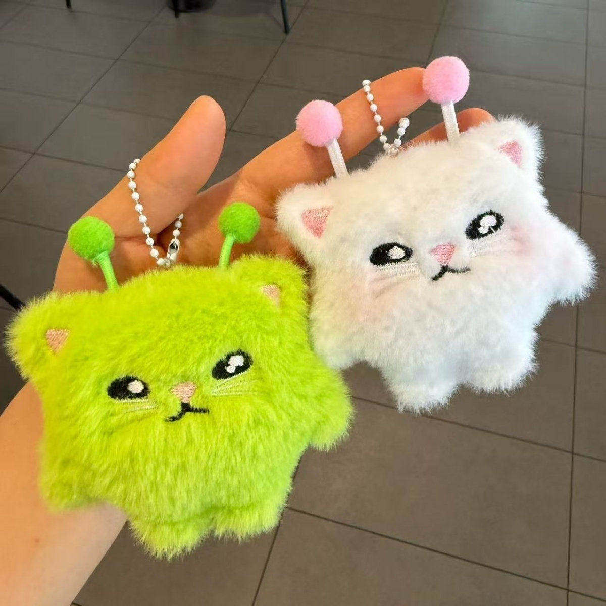 丑萌外星猫哈基米毛绒钥匙扣图片