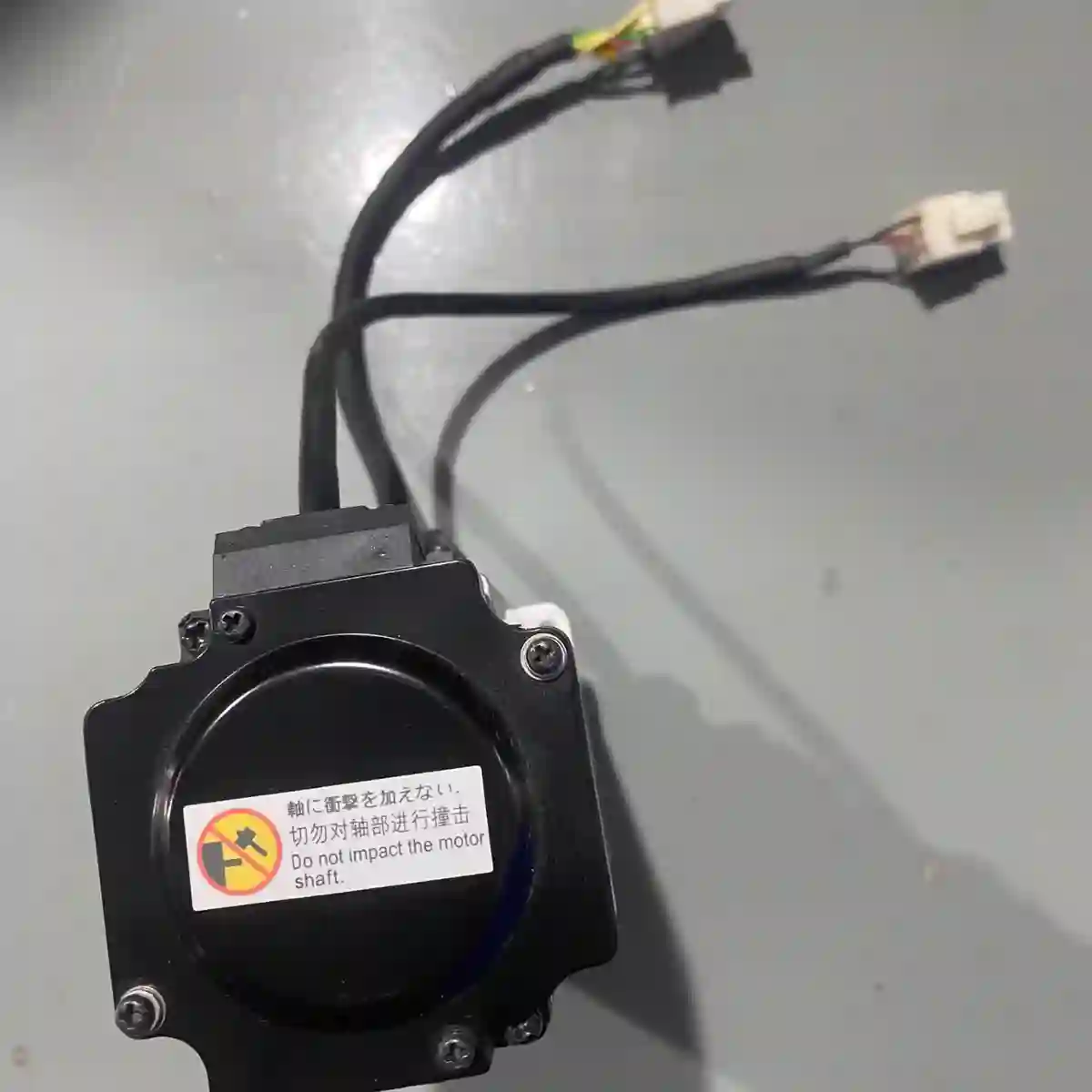 松下交流伺服电机，型号MHMF042L1V2M，功率0.议价