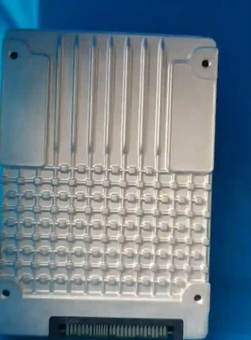 英特尔 P5530 3.84T 原装议价