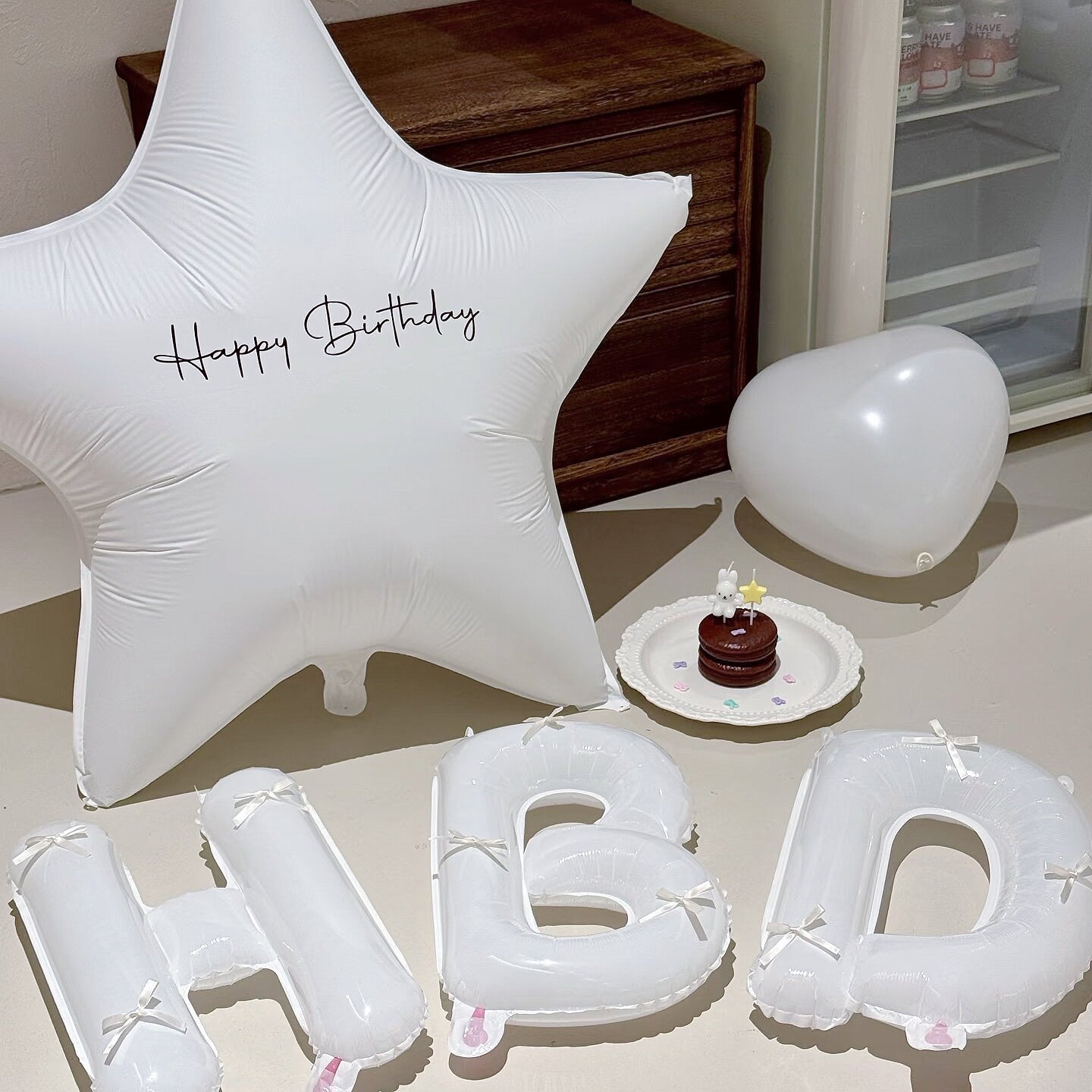 ins韩式五角星星大气球白色HBD字母生日派对场景布置氛围感简约