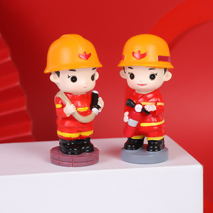 饰车载蛋糕装 消防员卡通公仔创意办公桌面装 扮树脂工艺礼品摆件