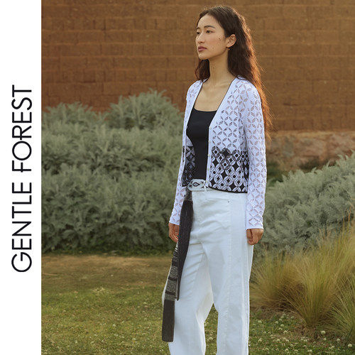 Gentle Forest【白】醋酸棉连钱纹V领镂空拼色箱型开衫