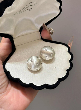 冷淡风银色拉丝闪钻半球耳钉女小众设计感气质耳饰轻奢高级感耳环