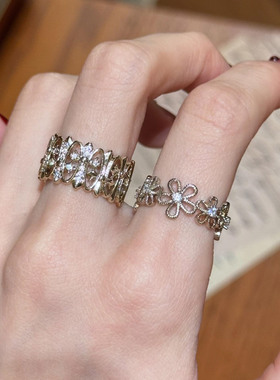 清冷感银色仿钻镂空花朵戒指小众