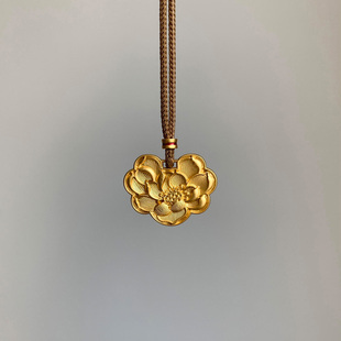 轻奢小众气质毛衣链 2025新款 新中式 国风金色雕刻双面牡丹项链女款