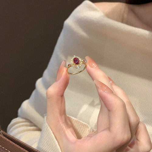 红色鸽子蛋菱形戒指女轻奢高级感