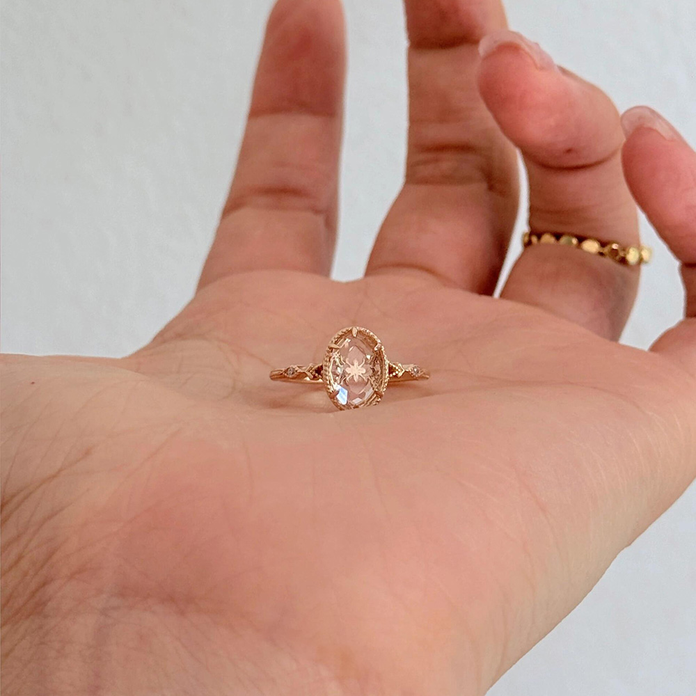 超闪镂空印花仿白水晶戒指女小众