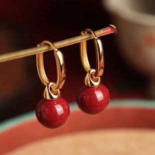 2025新年红色朱砂耳环轻奢高级感小众气质本命年过年喜庆耳饰耳钉