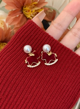 本命年红色丝绒小马耳环高级感轻奢小众气质新年耳钉2025新款爆款