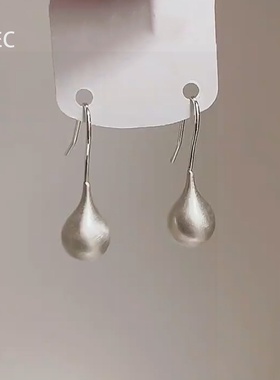 拉丝金属感小银豆耳环2025新款爆款高级感耳钉小众设计感气质耳坠